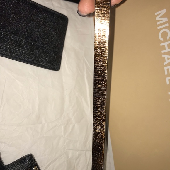 💯% Authentic Michael Kors Belt bag with Wallet - Picture 8 of 8